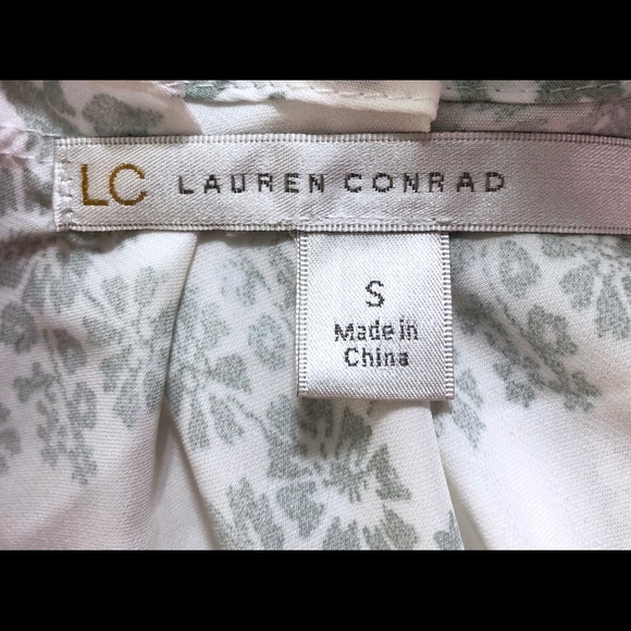Lauren Conrad Pleat Neck Keyhole Tie Back Top Floral Green White EUC Sz Sm - Picture 10 of 11